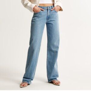 A&F Low Rise Baggy Jeans - New w Tags